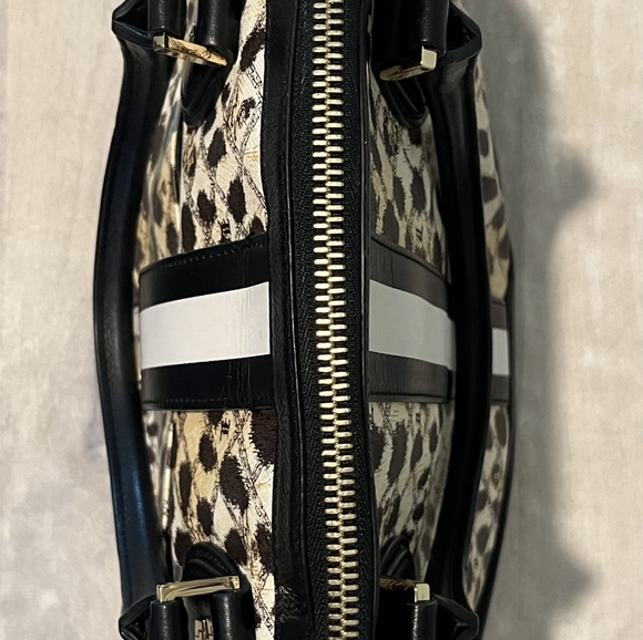 Rare L.A.M.B. By Gwen Stefani Kingston Bowler Bag in Excellent Used Cond… - Picture 3 of 16